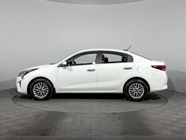 Kia Rio IV Рестайлинг с пробегом 2020 года, цена 1 590 000 рублей, 105000 км, седан, Автокод Объявления