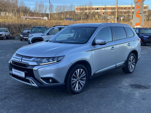 Mitsubishi Outlander III Рестайлинг 3 с пробегом 2021 года, цена 2 849 000 рублей, 88000 км, внедорожник, Автокод Объявления