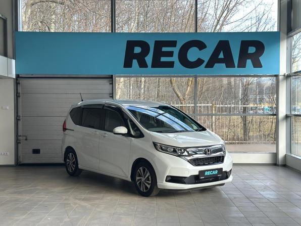 Honda Freed II Рестайлинг с пробегом 2021 года, цена 2 190 000 рублей, 70906 км, компактвэн, Автокод Объявления