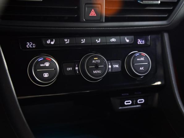 Volkswagen Jetta VII с пробегом 2020 года, цена 1 949 000 рублей, 36748 км, седан, Автокод Объявления