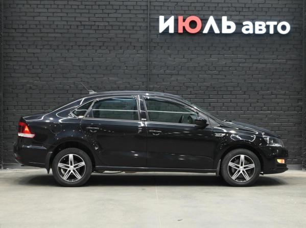 Volkswagen Polo V Рестайлинг с пробегом 2017 года, цена 1 080 000 рублей, 52743 км, седан, Автокод Объявления