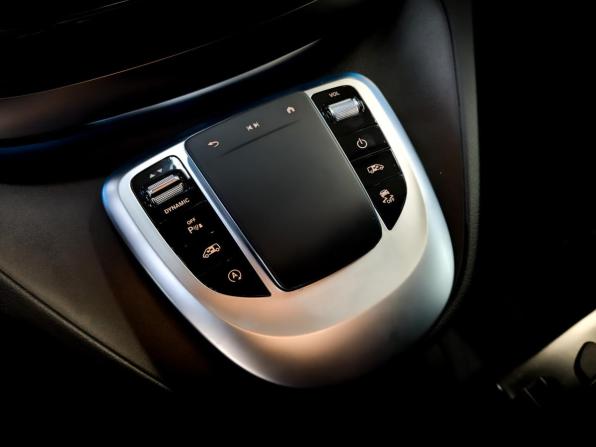 Mercedes-Benz V-Класс III (W447) Рестайлинг с пробегом 2022 года, цена 9 750 000 рублей, 17501 км, минивэн, Автокод Объявления