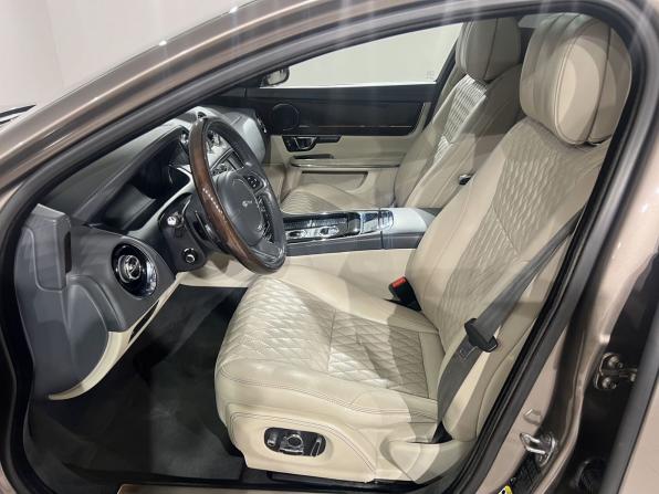 Jaguar XJ IV (X351) Рестайлинг с пробегом 2017 года, цена 2 390 000 рублей, 163428 км, седан, Автокод Объявления
