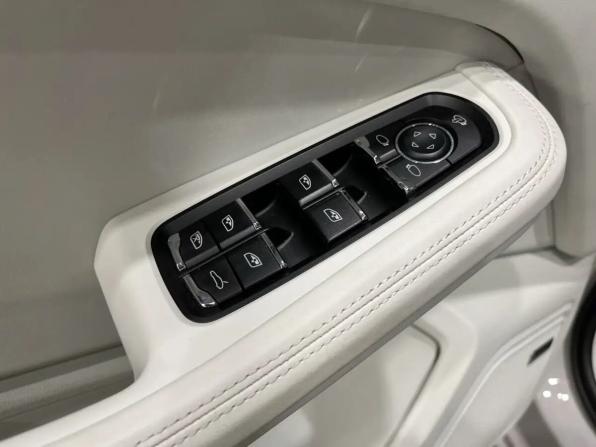 Porsche Macan I Рестайлинг 2 с пробегом 2021 года, цена 7 830 000 рублей, 15250 км, внедорожник, Автокод Объявления