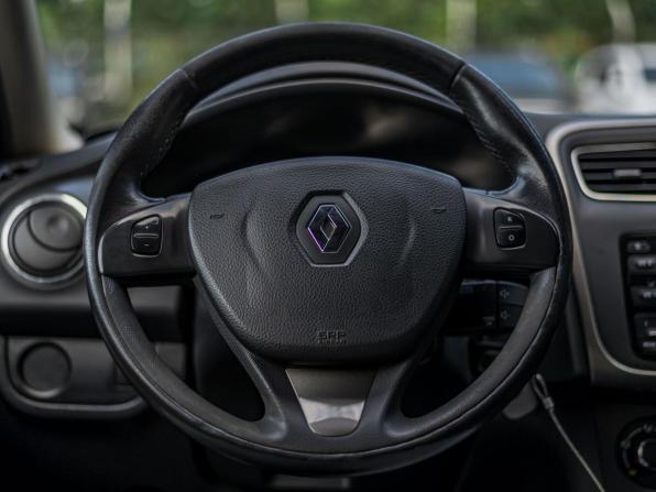 Renault Logan II с пробегом 2018 года, цена 665 000 рублей, 189733 км, седан, Автокод Объявления