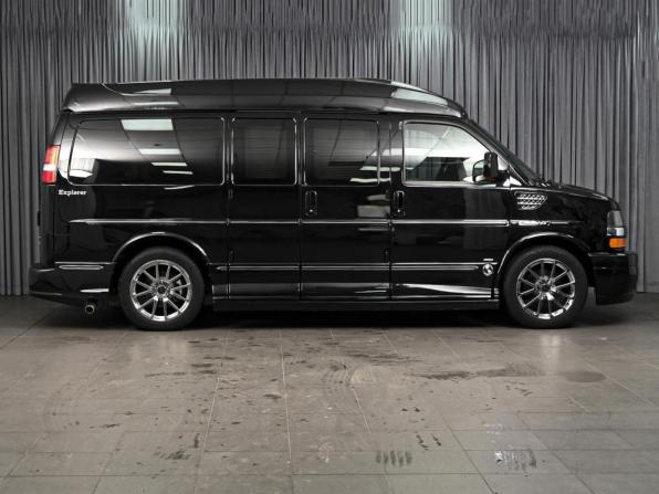 Chevrolet Express II с пробегом 2012 года, цена 9 850 000 рублей, 17230 км, минивэн, Автокод Объявления