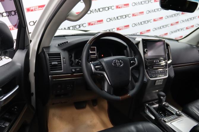 Toyota Land Cruiser 200 Series Рестайлинг 2 с пробегом 2016 года, цена 5 465 750 рублей, 247442 км, внедорожник, Автокод Объявления
