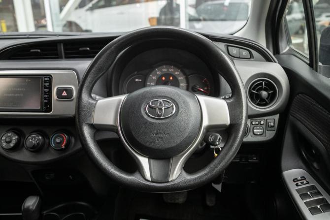 Toyota Vitz III (XP130) Рестайлинг с пробегом 2016 года, цена 828 000 рублей, 111509 км, хэтчбек, Автокод Объявления