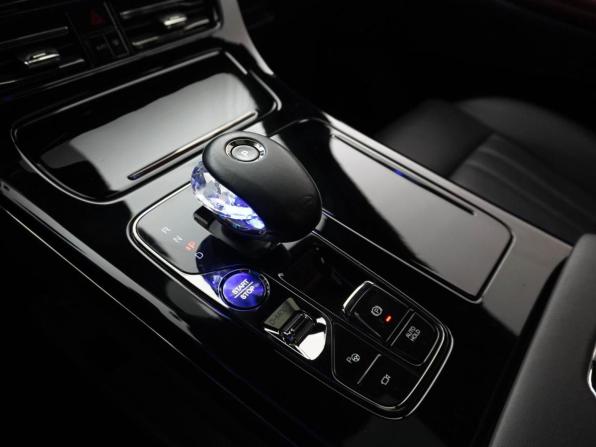 GAC M8 с пробегом 2024 года, цена 3 999 444 рубля, 120888 км, минивэн, Автокод Объявления
