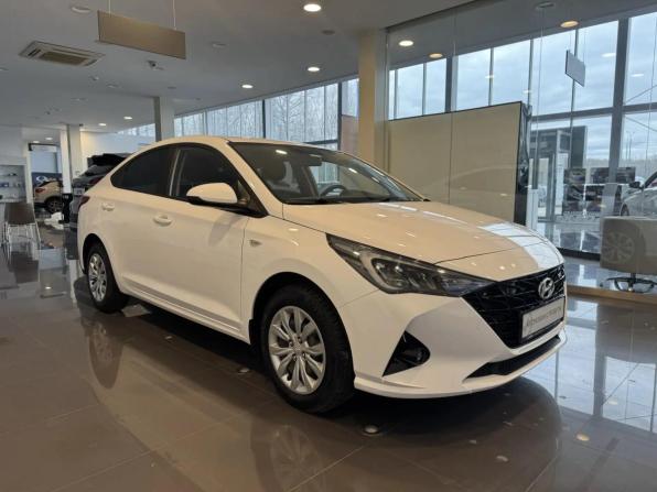Hyundai Solaris II Рестайлинг с пробегом 2022 года, цена 1 819 000 рублей, 50905 км, седан, Автокод Объявления