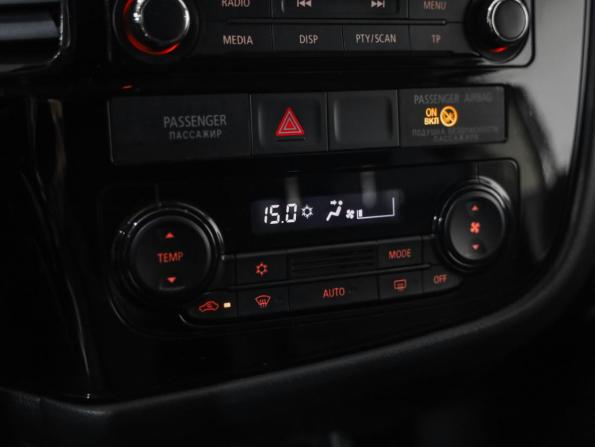 Mitsubishi Outlander III Рестайлинг 2 с пробегом 2016 года, цена 2 016 000 рублей, 38000 км, внедорожник, Автокод Объявления