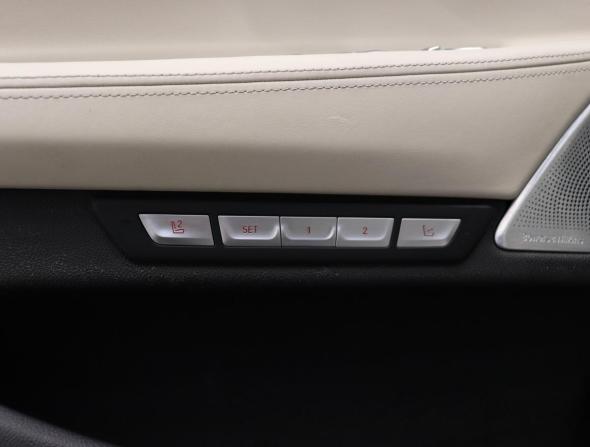 BMW 7 серии VI (G11/G12) с пробегом 2015 года, цена 3 390 000 рублей, 108663 км, седан, Автокод Объявления