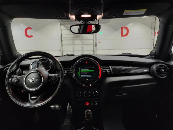 Mini Hatch III (F55/F56) Рестайлинг с пробегом 2018 года, цена 2 740 000 рублей, 94651 км, хэтчбек, Автокод Объявления