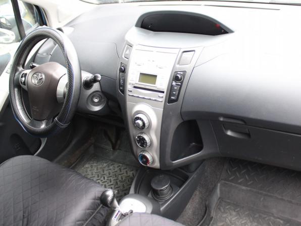 Toyota Yaris II с пробегом 2006 года, цена 519 000 рублей, 214184 км, хэтчбек, Автокод Объявления