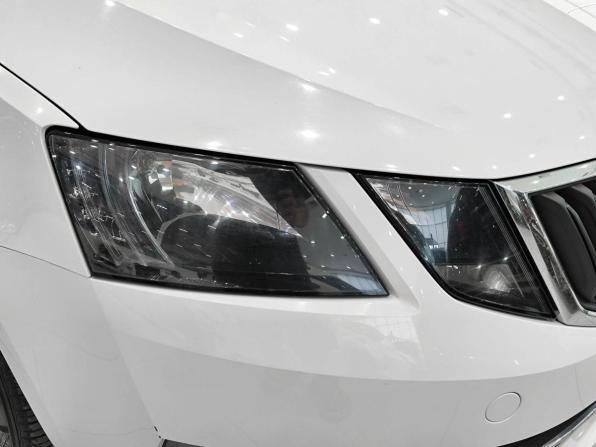 Skoda Octavia III (A7) Рестайлинг с пробегом 2017 года, цена 1 680 000 рублей, 61392 км, лифтбек, Автокод Объявления