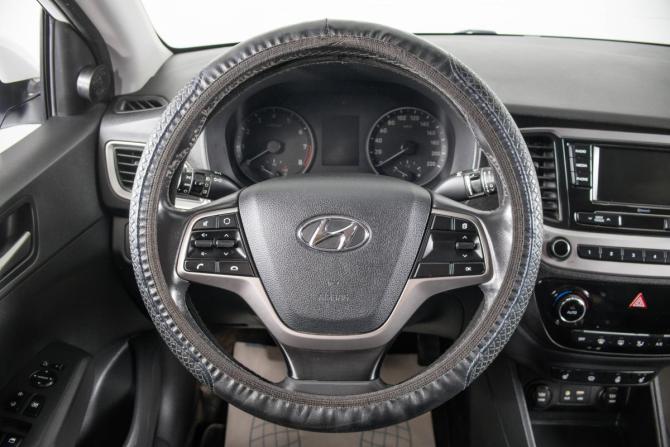 Hyundai Solaris II с пробегом 2017 года, цена 1 099 000 рублей, 208000 км, седан, Автокод Объявления