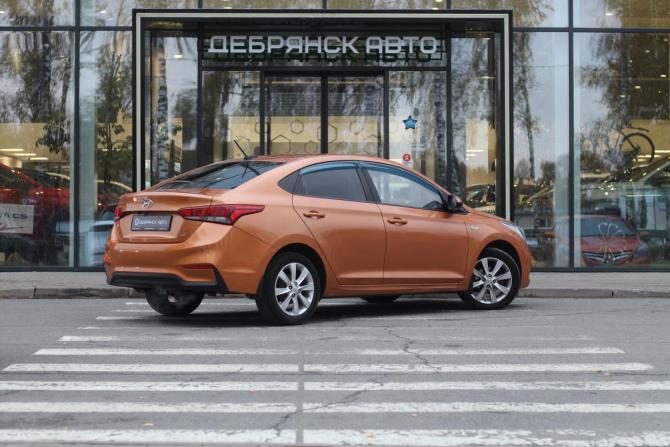 Hyundai Solaris II с пробегом 2017 года, цена 1 310 000 рублей, 132610 км, седан, Автокод Объявления