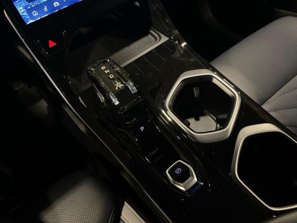 Geely Atlas II с пробегом 2024 года, цена 3 200 000 рублей, 22056 км, внедорожник, Автокод Объявления