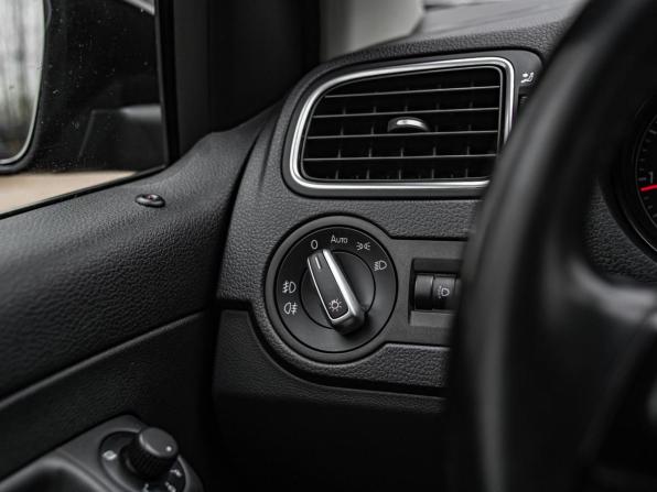Volkswagen Polo V Рестайлинг с пробегом 2016 года, цена 927 000 рублей, 134035 км, седан, Автокод Объявления