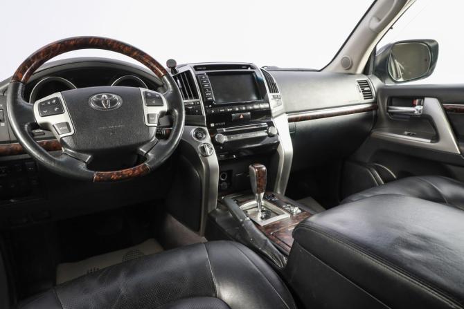 Toyota Land Cruiser 200 Series Рестайлинг 1 с пробегом 2013 года, цена 3 749 000 рублей, 116939 км, внедорожник, Автокод Объявления