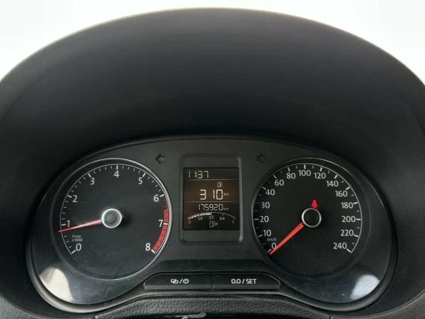 Volkswagen Polo V Рестайлинг с пробегом 2018 года, цена 999 000 рублей, 175000 км, седан, Автокод Объявления