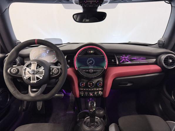 Mini Hatch III (F55/F56) Рестайлинг с пробегом 2021 года, цена 4 300 000 рублей, 2565 км, хэтчбек, Автокод Объявления