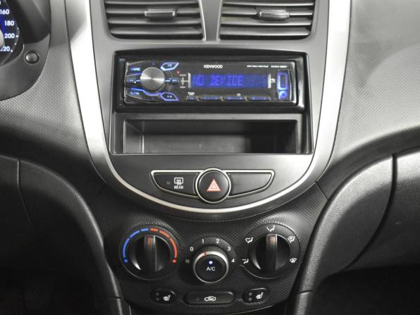 Hyundai Solaris I Рестайлинг с пробегом 2015 года, цена 849 900 рублей, 180236 км, седан, Автокод Объявления
