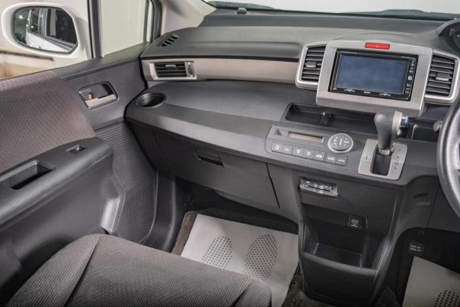 Honda Freed I с пробегом 2013 года, цена 1 249 000 рублей, 95000 км, компактвэн, Автокод Объявления