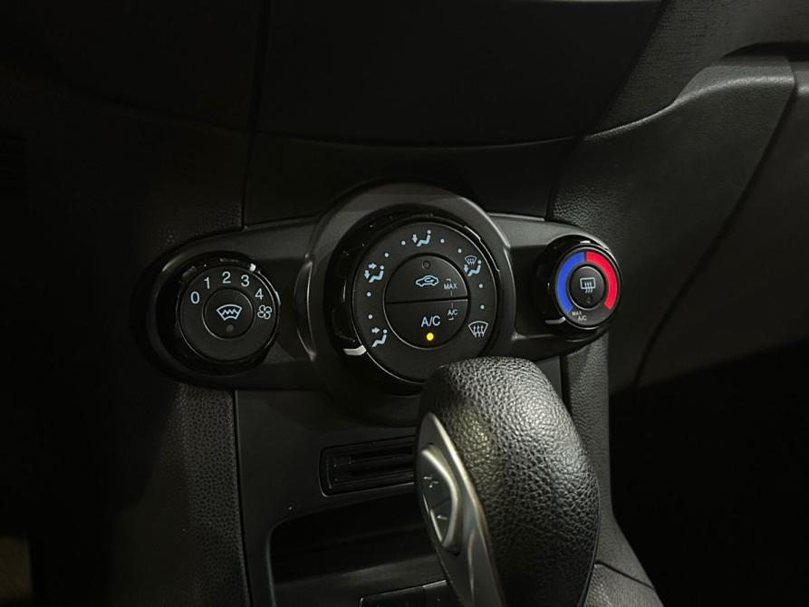 Ford Fiesta Mk6 Рестайлинг Челябинск  - изображение 14