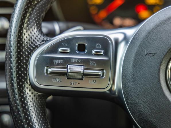 Mercedes-Benz C-Класс IV (W205) Рестайлинг с пробегом 2018 года, цена 2 898 000 рублей, 108019 км, седан, Автокод Объявления