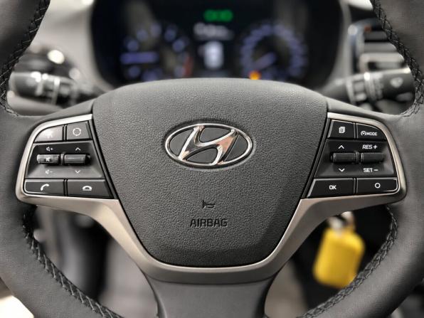 Hyundai Solaris II Рестайлинг с пробегом 2021 года, цена 1 455 000 рублей, 141500 км, седан, Автокод Объявления