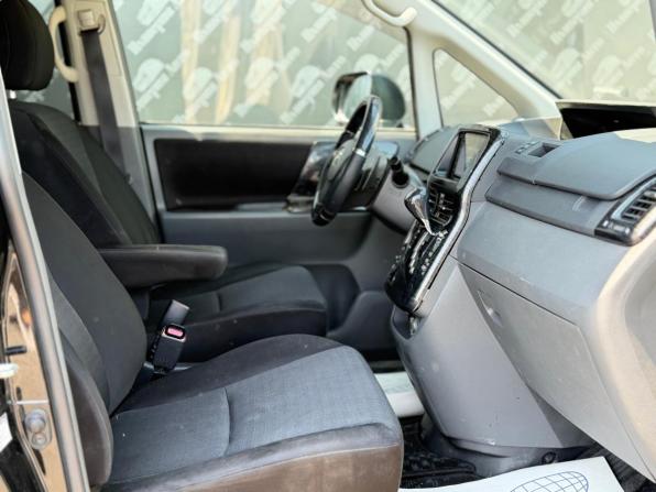 Toyota Voxy II (R70) с пробегом 2008 года, цена 1 575 000 рублей, 146500 км, минивэн, Автокод Объявления