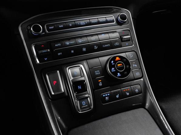 Hyundai Santa Fe IV Рестайлинг с пробегом 2022 года, цена 3 594 000 рублей, 71465 км, внедорожник, Автокод Объявления