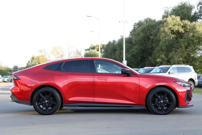 Changan UNI-V I с пробегом 2023 года, цена 2 350 000 рублей, 24600 км, лифтбек, Автокод Объявления
