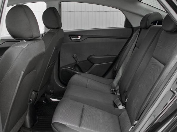 Hyundai Solaris II с пробегом 2017 года, цена 1 035 000 рублей, 134679 км, седан, Автокод Объявления
