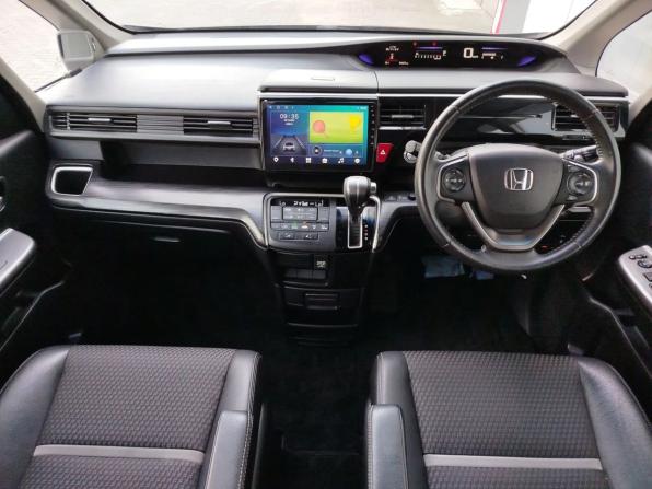 Honda Stepwgn V с пробегом 2016 года, цена 1 850 000 рублей, 96573 км, минивэн, Автокод Объявления