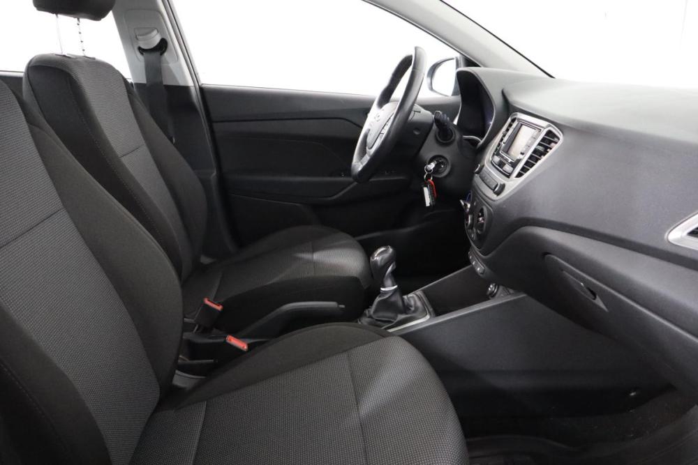 Hyundai Solaris II Санкт-Петербург  - изображение 11