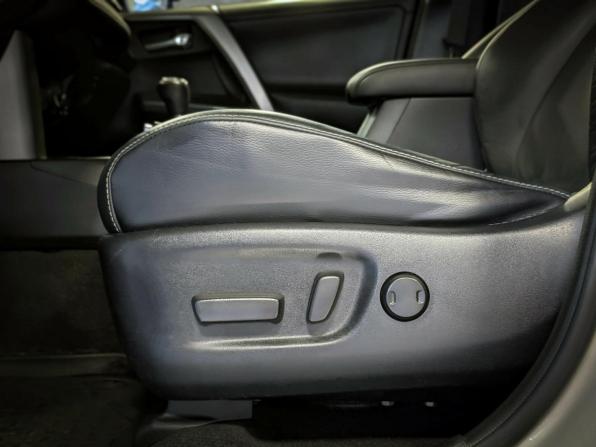 Toyota RAV4 IV (XA40) Рестайлинг с пробегом 2015 года, цена 2 399 500 рублей, 160000 км, внедорожник, Автокод Объявления