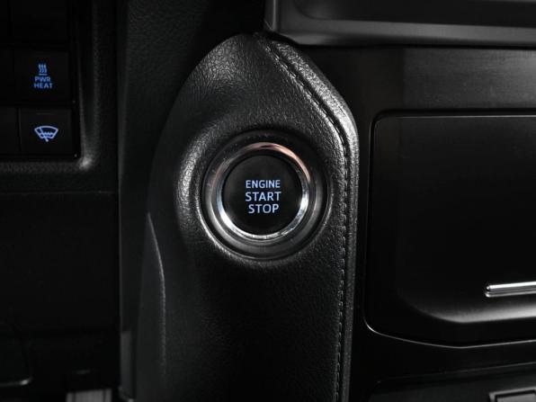 Toyota Land Cruiser Prado 150 Series Рестайлинг 2 с пробегом 2019 года, цена 4 699 000 рублей, 195906 км, внедорожник, Автокод Объявления