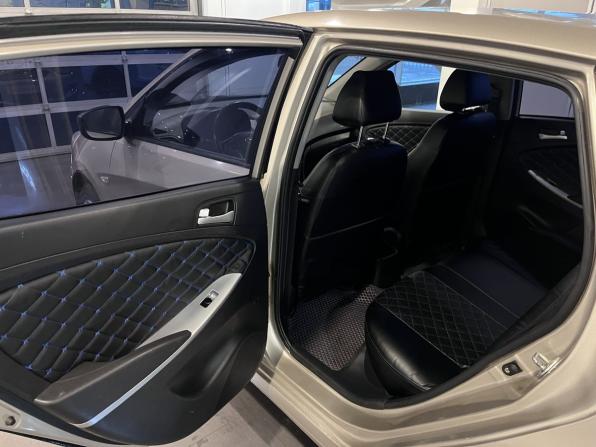 Hyundai Solaris I с пробегом 2011 года, цена 590 000 рублей, 240410 км, хэтчбек, Автокод Объявления