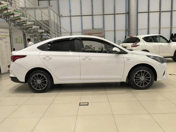 Hyundai Solaris II Рестайлинг с пробегом 2021 года, цена 1 330 000 рублей, 73717 км, седан, Автокод Объявления