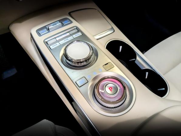 Genesis GV70 I с пробегом 2021 года, цена 4 550 000 рублей, 44302 км, внедорожник, Автокод Объявления
