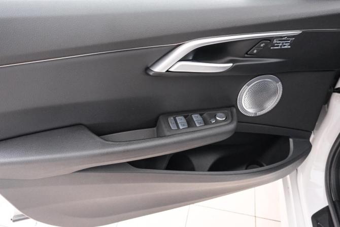 BMW 1 серии III (F40) с пробегом 2022 года, цена 2 250 000 рублей, 33100 км, хэтчбек, Автокод Объявления