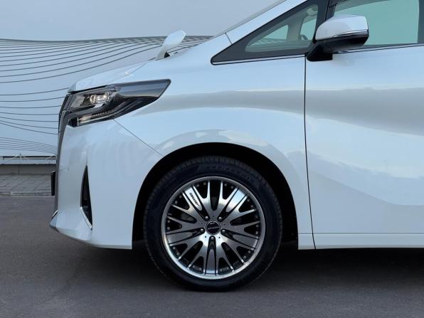 Toyota Alphard III Рестайлинг с пробегом 2021 года, цена 4 700 000 рублей, 60948 км, минивэн, Автокод Объявления