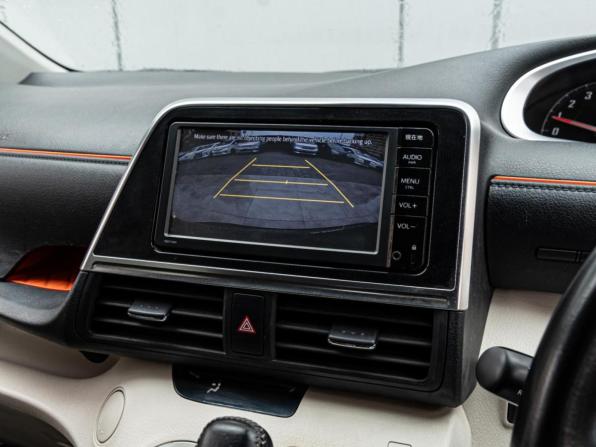 Toyota Sienta II с пробегом 2015 года, цена 1 530 000 рублей, 39763 км, компактвэн, Автокод Объявления