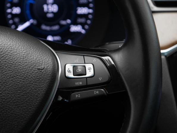 Volkswagen Passat B8 с пробегом 2018 года, цена 2 440 000 рублей, 87507 км, седан, Автокод Объявления