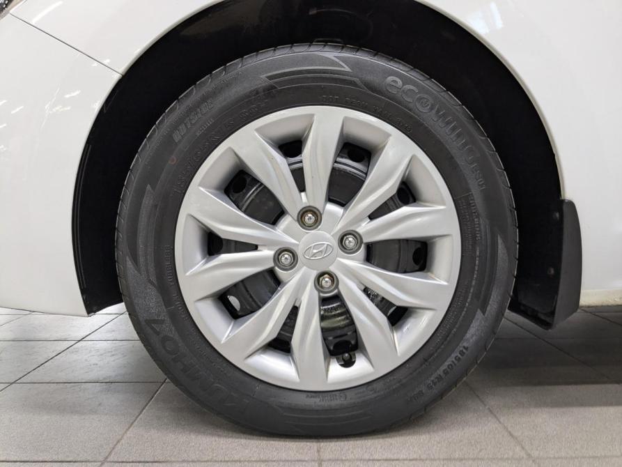 Hyundai Solaris II Москва  - изображение 12