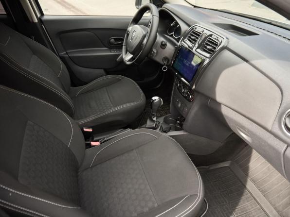 Renault Logan II с пробегом 2018 года, цена 799 000 рублей, 149918 км, седан, Автокод Объявления