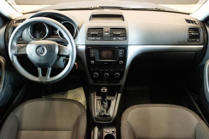 Skoda Yeti I Рестайлинг с пробегом 2017 года, цена 1 399 000 рублей, 219154 км, внедорожник, Автокод Объявления