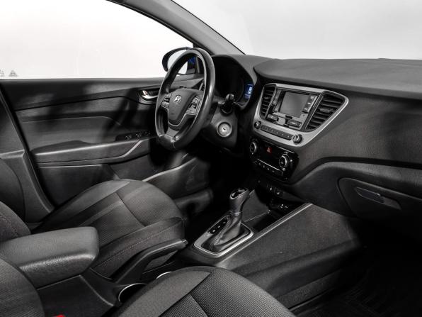 Hyundai Solaris II с пробегом 2017 года, цена 1 274 000 рублей, 99543 км, седан, Автокод Объявления